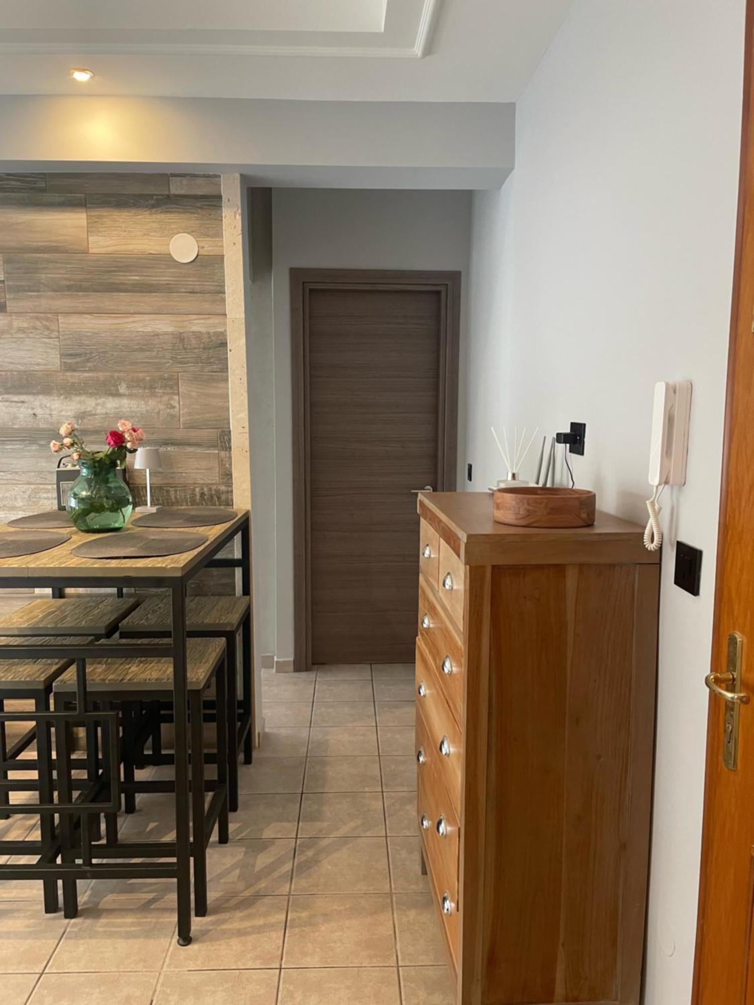 테살로니키 Business Flat Stavroupoli 아파트 외부 사진